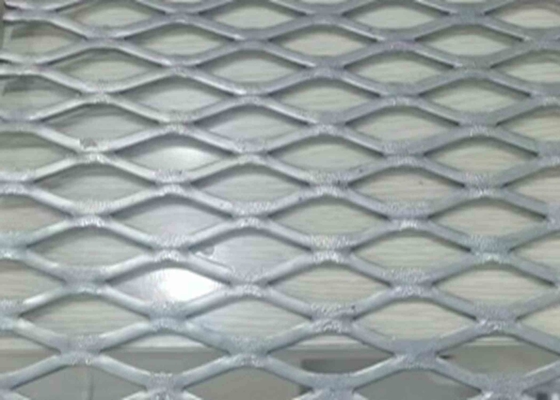 Abgeflachtes Streckmetall aus Aluminium, das in der Bauindustrie verwendet wird